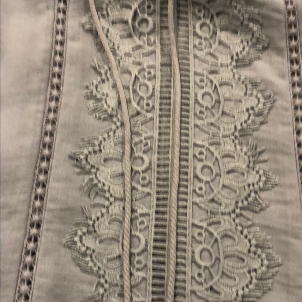 Detailed tank top - Picture 2 of 3